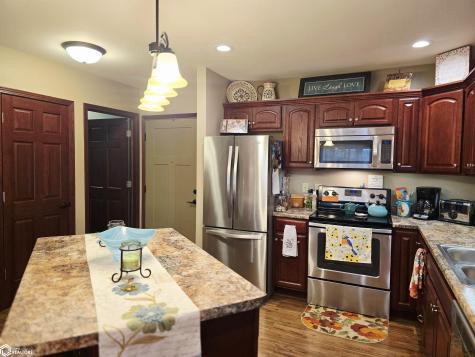 809 7th Avenue N Clear Lake IA 50428