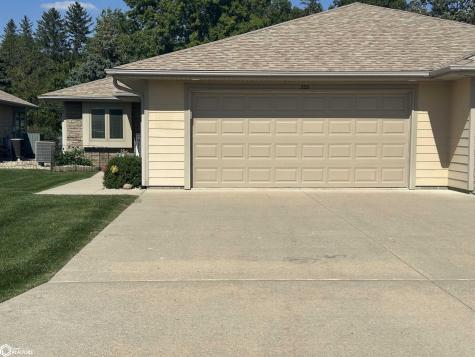 322 16th Avenue NE Hampton IA 50441