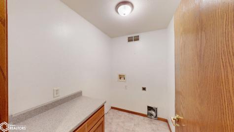 227 Westview Drive S Rockwell IA 50469