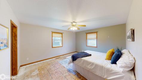 227 Westview Drive S Rockwell IA 50469