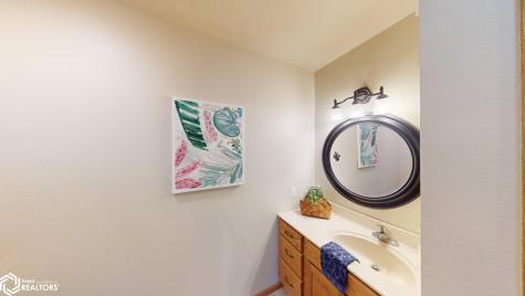 227 Westview Drive S Rockwell IA 50469