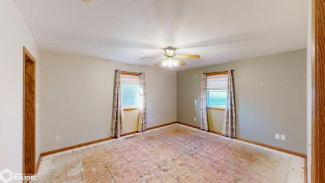 227 Westview Drive S Rockwell IA 50469