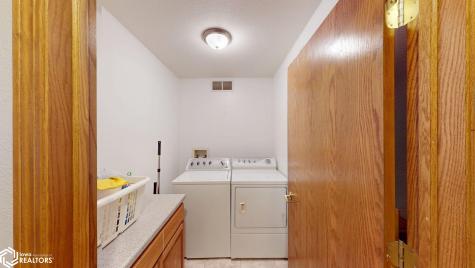 227 Westview Drive S Rockwell IA 50469