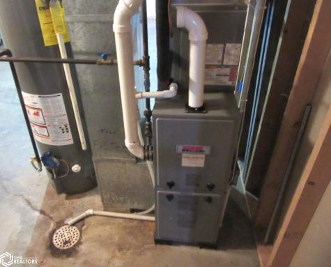 232 W L Forest City IA 50436