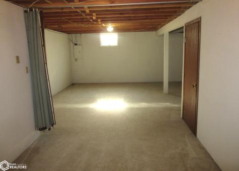 232 W L Forest City IA 50436