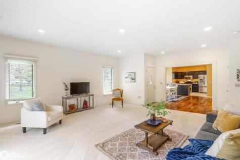 2005 Hunters Ridge Drive Mason City IA 50401