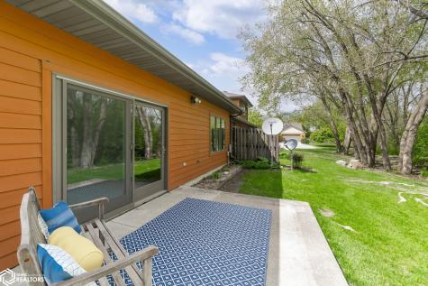 2005 Hunters Ridge Drive Mason City IA 50401