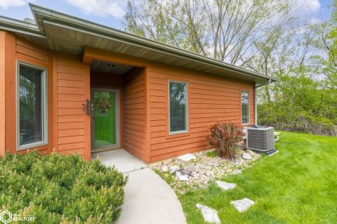 2005 Hunters Ridge Drive Mason City IA 50401
