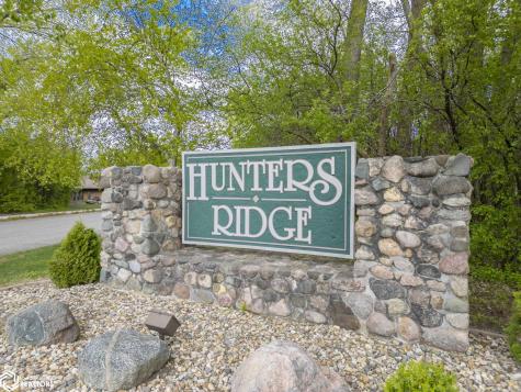 2005 Hunters Ridge Drive Mason City IA 50401