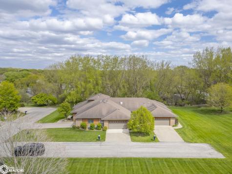 2005 Hunters Ridge Drive Mason City IA 50401