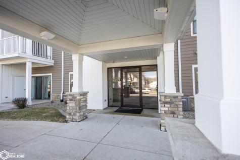 809 7th Ave N #102 Clear Lake IA 50428