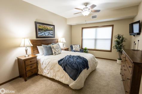 809 7th Ave N #102 Clear Lake IA 50428
