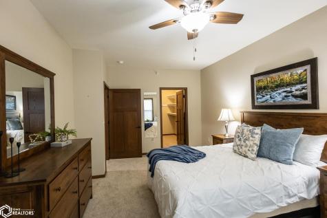 809 7th Ave N #102 Clear Lake IA 50428
