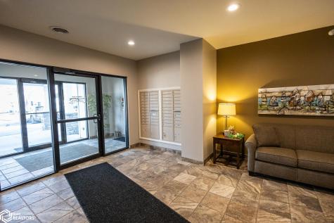 809 7th Ave N #102 Clear Lake IA 50428