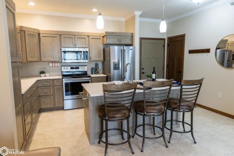 809 7th Ave N #102 Clear Lake IA 50428