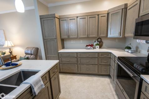 809 7th Ave N #102 Clear Lake IA 50428