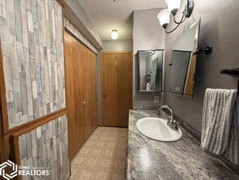 380 S Yorktown Pike Mason City IA 50401