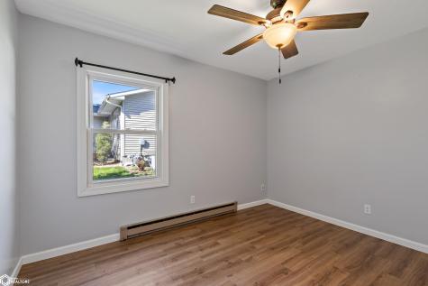 207 8th Avenue S Clear Lake IA 50428