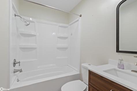 207 8th Avenue S Clear Lake IA 50428