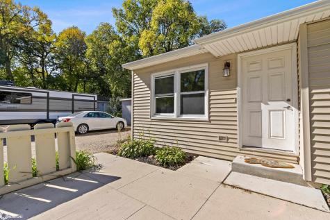 207 8th Avenue S Clear Lake IA 50428