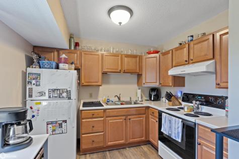 207 8th Avenue S Clear Lake IA 50428