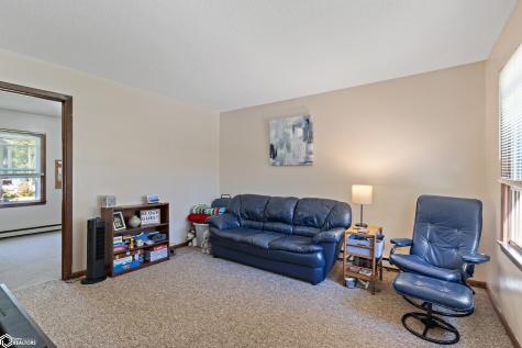 207 8th Avenue S Clear Lake IA 50428