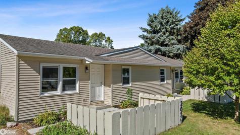 207 8th Avenue S Clear Lake IA 50428