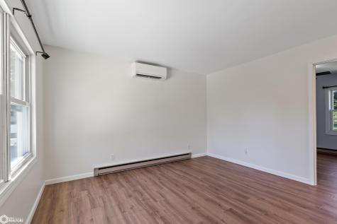 207 8th Avenue S Clear Lake IA 50428