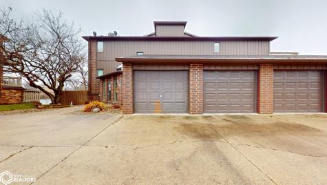 630 Briarstone Drive Mason City IA 50401