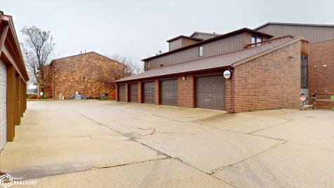 630 Briarstone Drive Mason City IA 50401