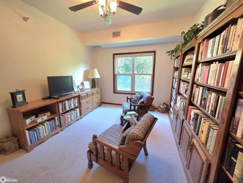 809 7th Avenue N Clear Lake IA 50428