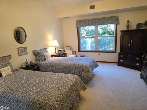 809 7th Avenue N Clear Lake IA 50428