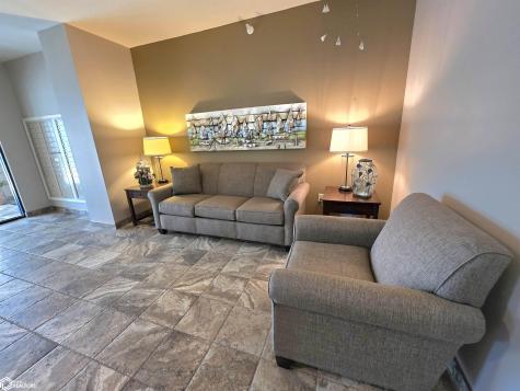 809 7th Avenue N Clear Lake IA 50428