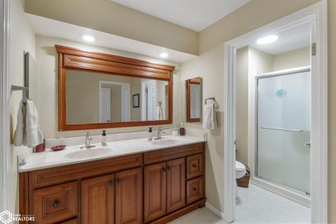 502 S Ohio Avenue Mason City IA 50401