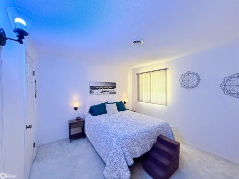 1008 Ellis Drive Apt #6 Charles City IA 50616