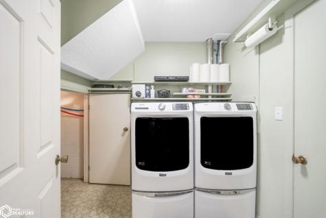 1008 Ellis Drive Apt #6 Charles City IA 50616