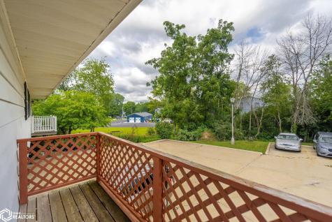 1008 Ellis Drive Apt #6 Charles City IA 50616