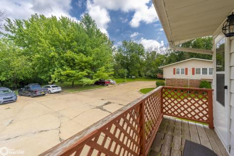 1008 Ellis Drive Apt #6 Charles City IA 50616