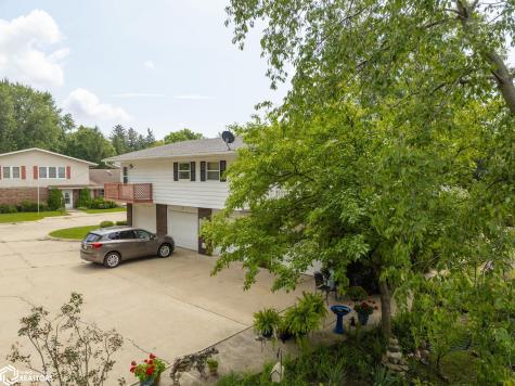 1008 Ellis Drive Apt #6 Charles City IA 50616