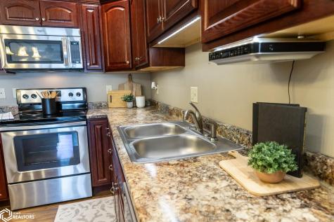 809 7th Ave N #212 Clear Lake IA 50428