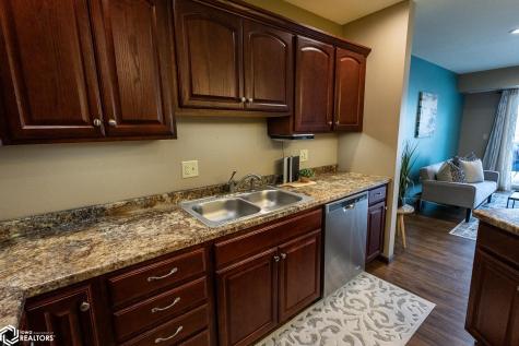 809 7th Ave N #212 Clear Lake IA 50428