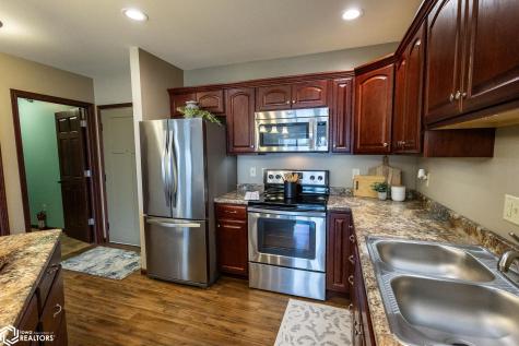 809 7th Ave N #212 Clear Lake IA 50428