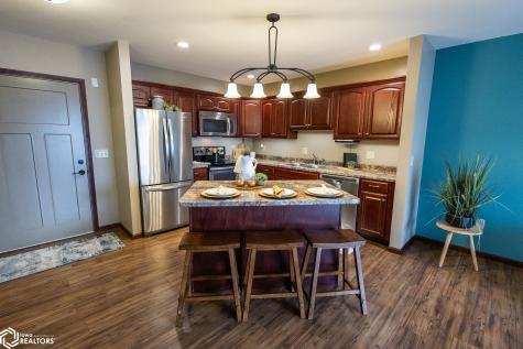 809 7th Ave N #212 Clear Lake IA 50428