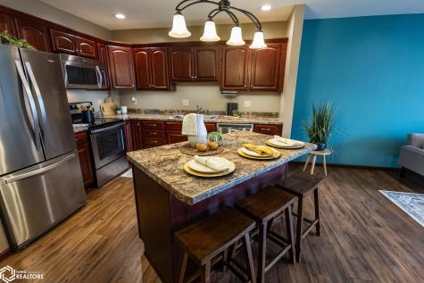 809 7th Ave N #212 Clear Lake IA 50428