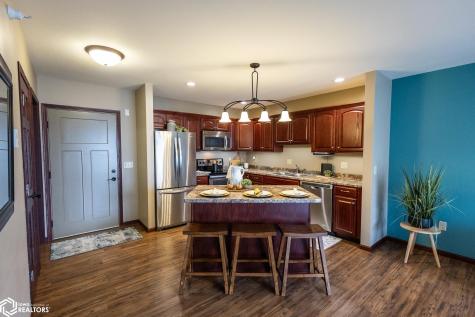 809 7th Ave N #212 Clear Lake IA 50428