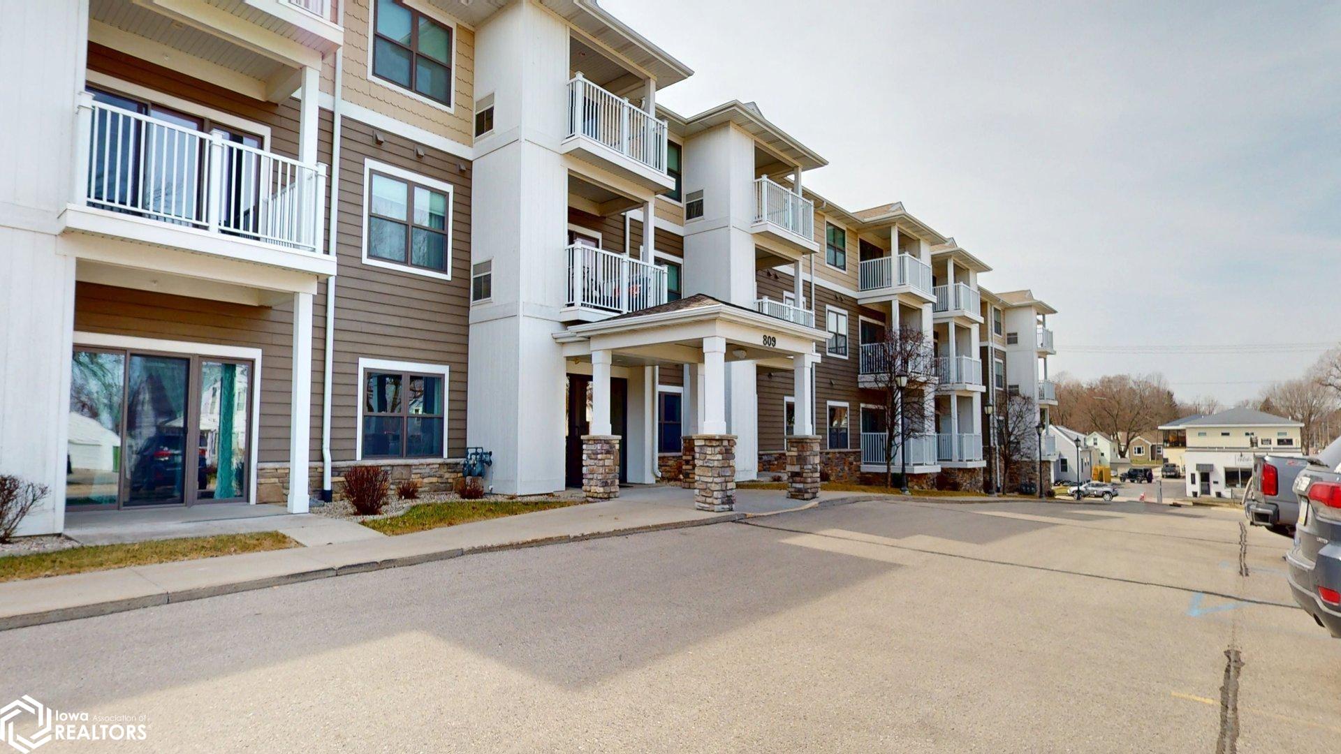 809 7th Ave N #211 Clear Lake IA 50428