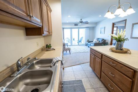 809 7th Ave N #211 Clear Lake IA 50428