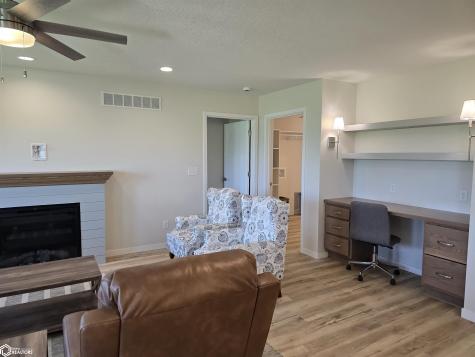 1770 Seymour Garner IA 50438