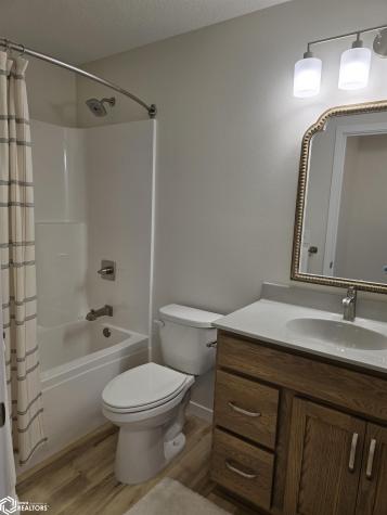 1770 Seymour Garner IA 50438