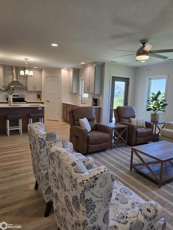 1770 Seymour Garner IA 50438